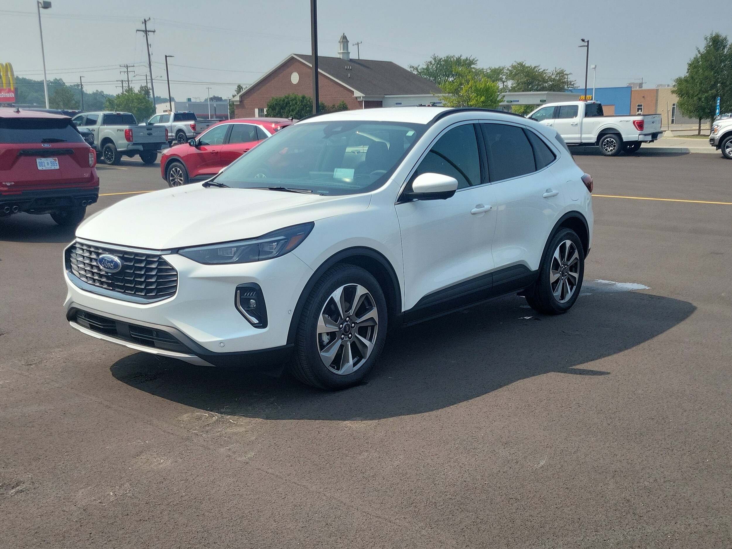 2023 Ford Escape Platinum photo 3