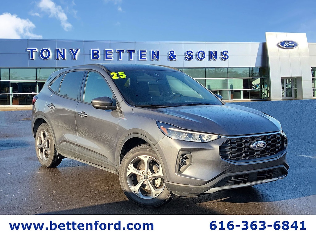 Used 2025 Ford Escape ST-Line Select Hybrid/ Tech#1 Pkg/ Nav/ Tow Pkg/ AWD