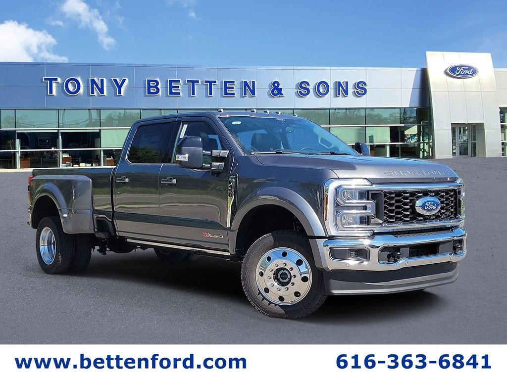 New 2026 Ford F-450 F-450® Lariat® Truck Crew Cab