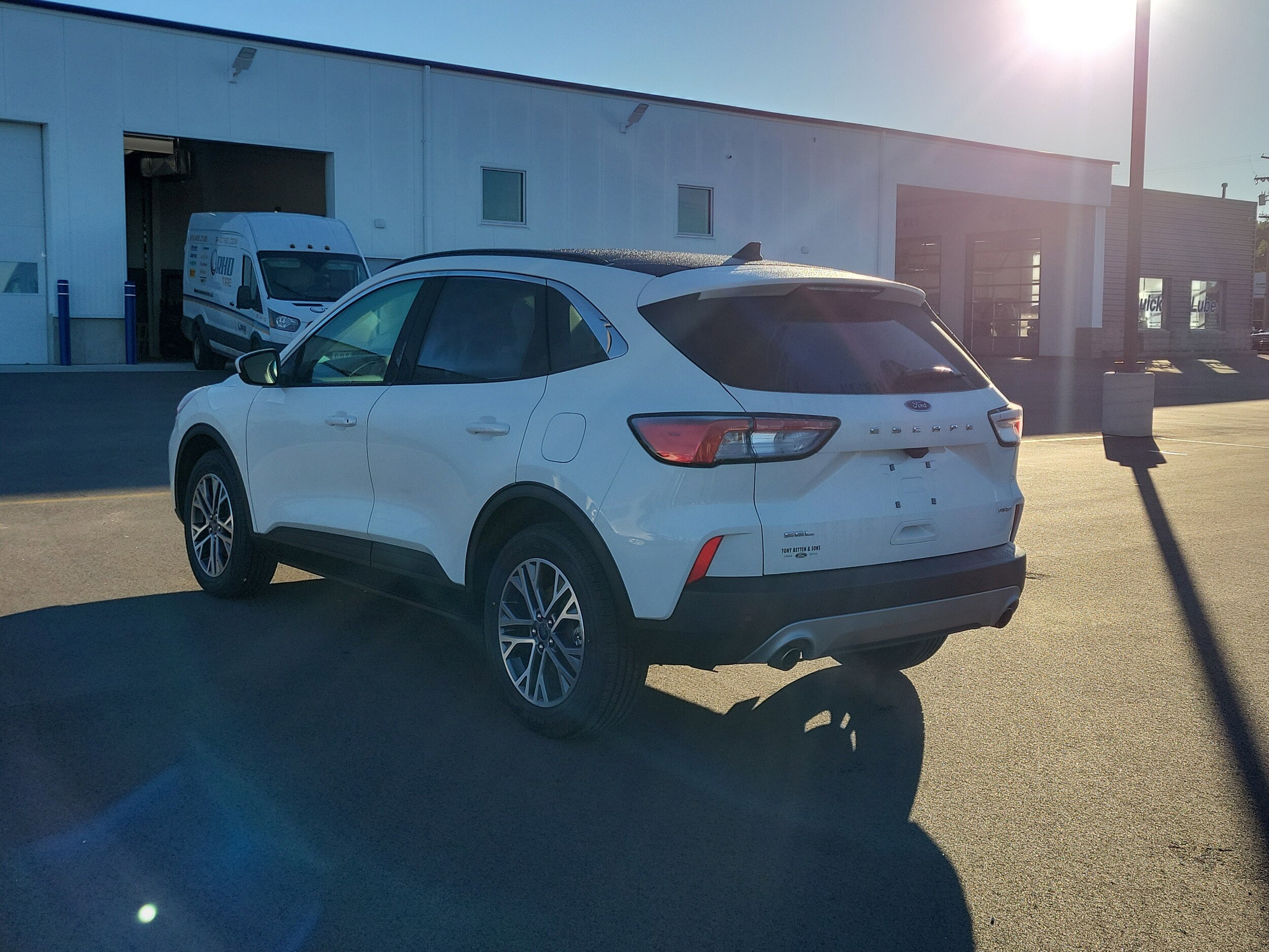 2022 Ford Escape SEL photo 3