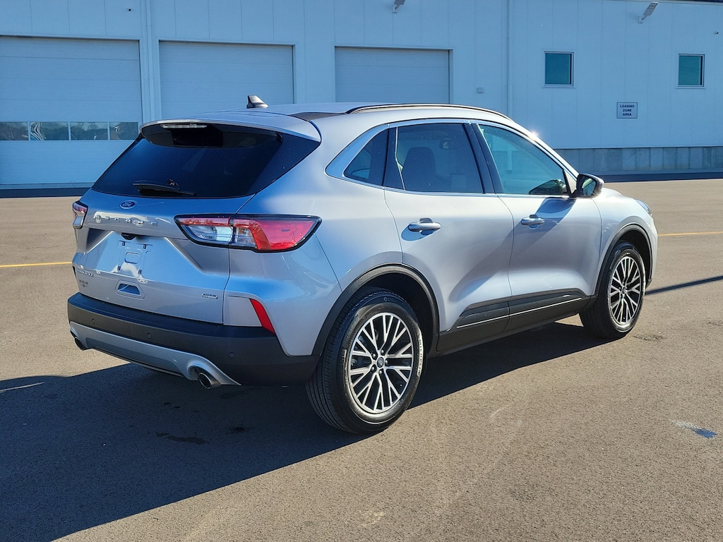 Certified 2022 Ford Escape Titanium Plug-In Hybrid/ Nav/ Remote Start/ Heated FWD