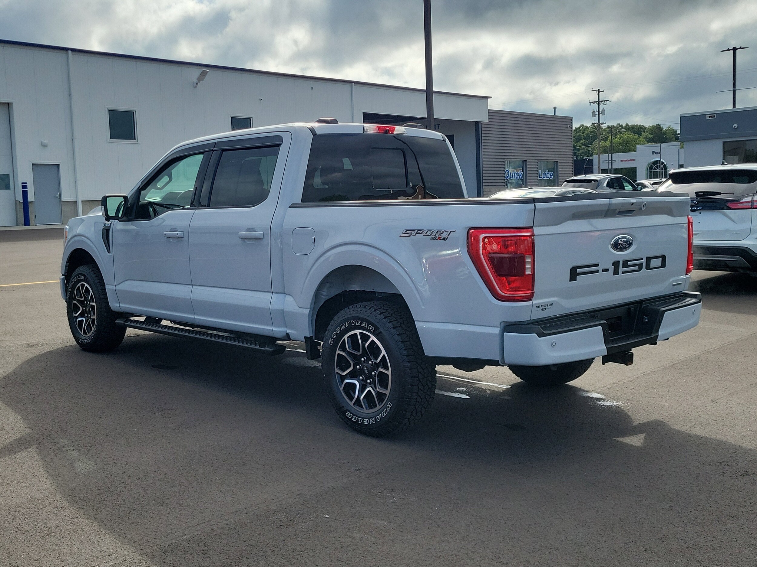 2022 Ford F-150 XLT photo 2
