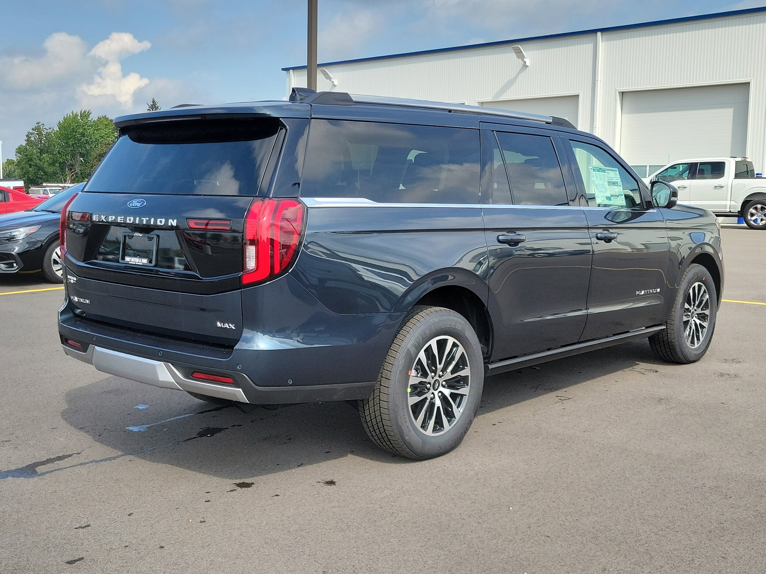 2025 Ford Expedition Platinum MAX photo 4