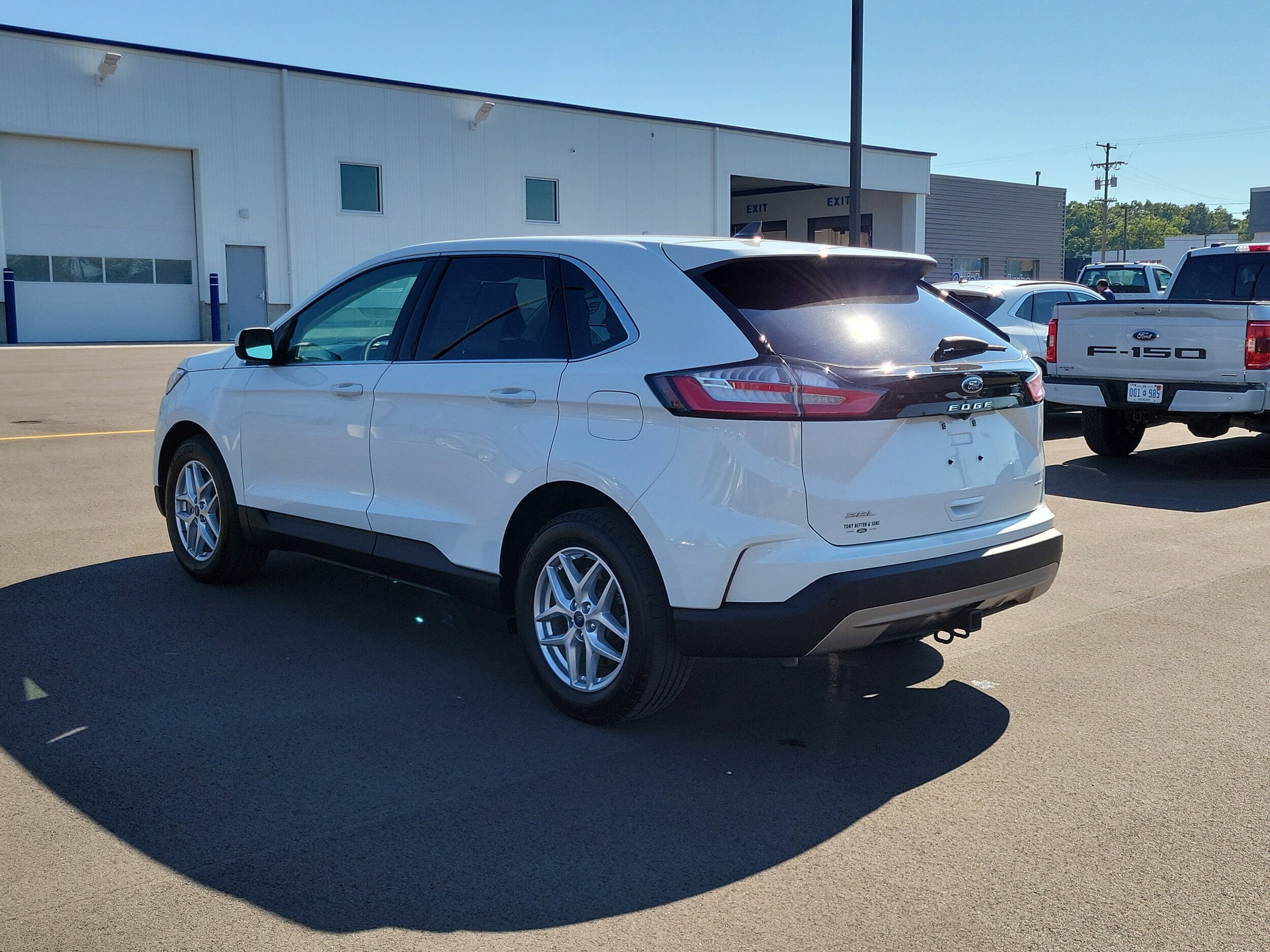 2022 Ford Edge SEL photo 3