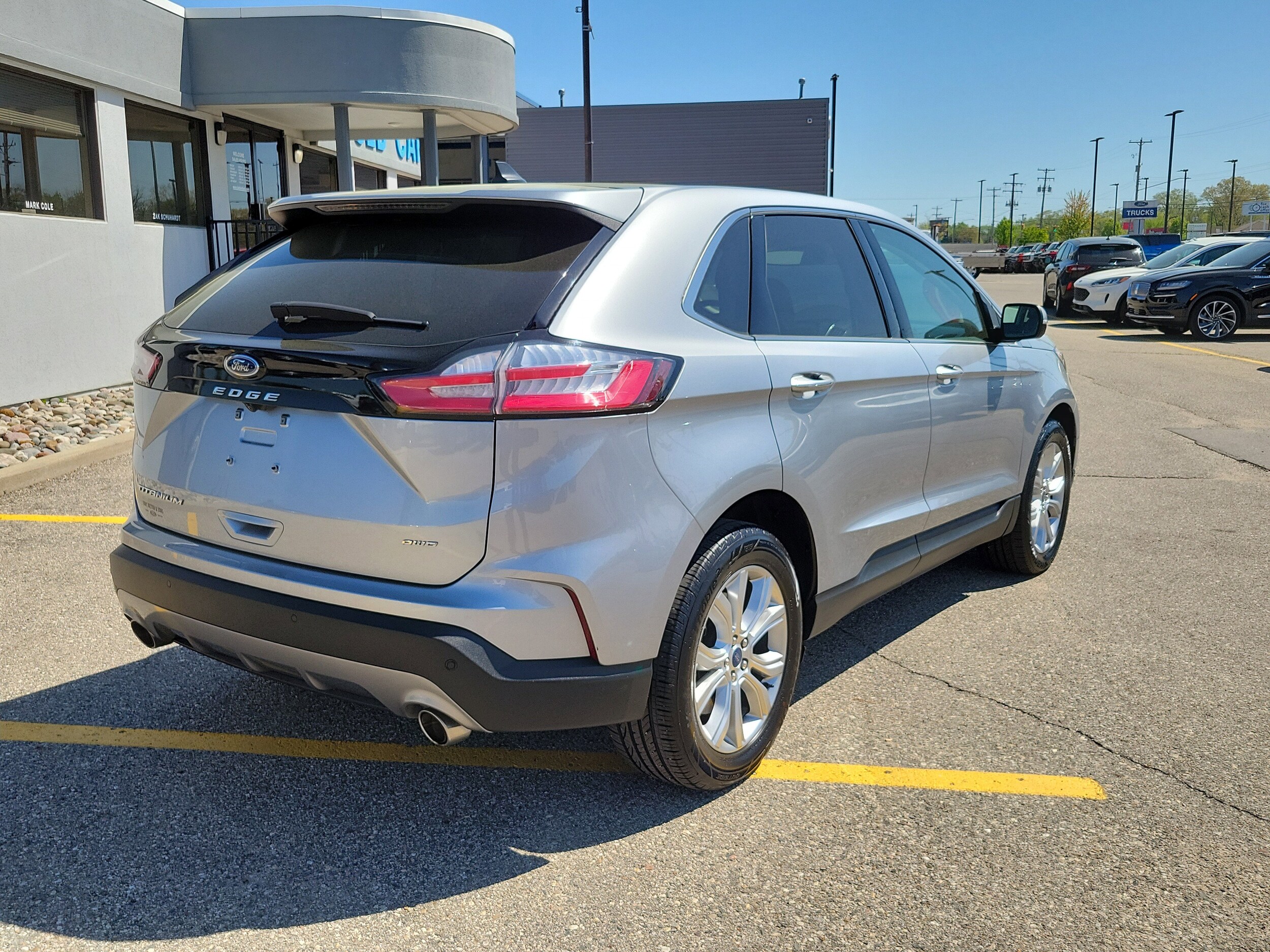 2022 Ford Edge Titanium photo 4