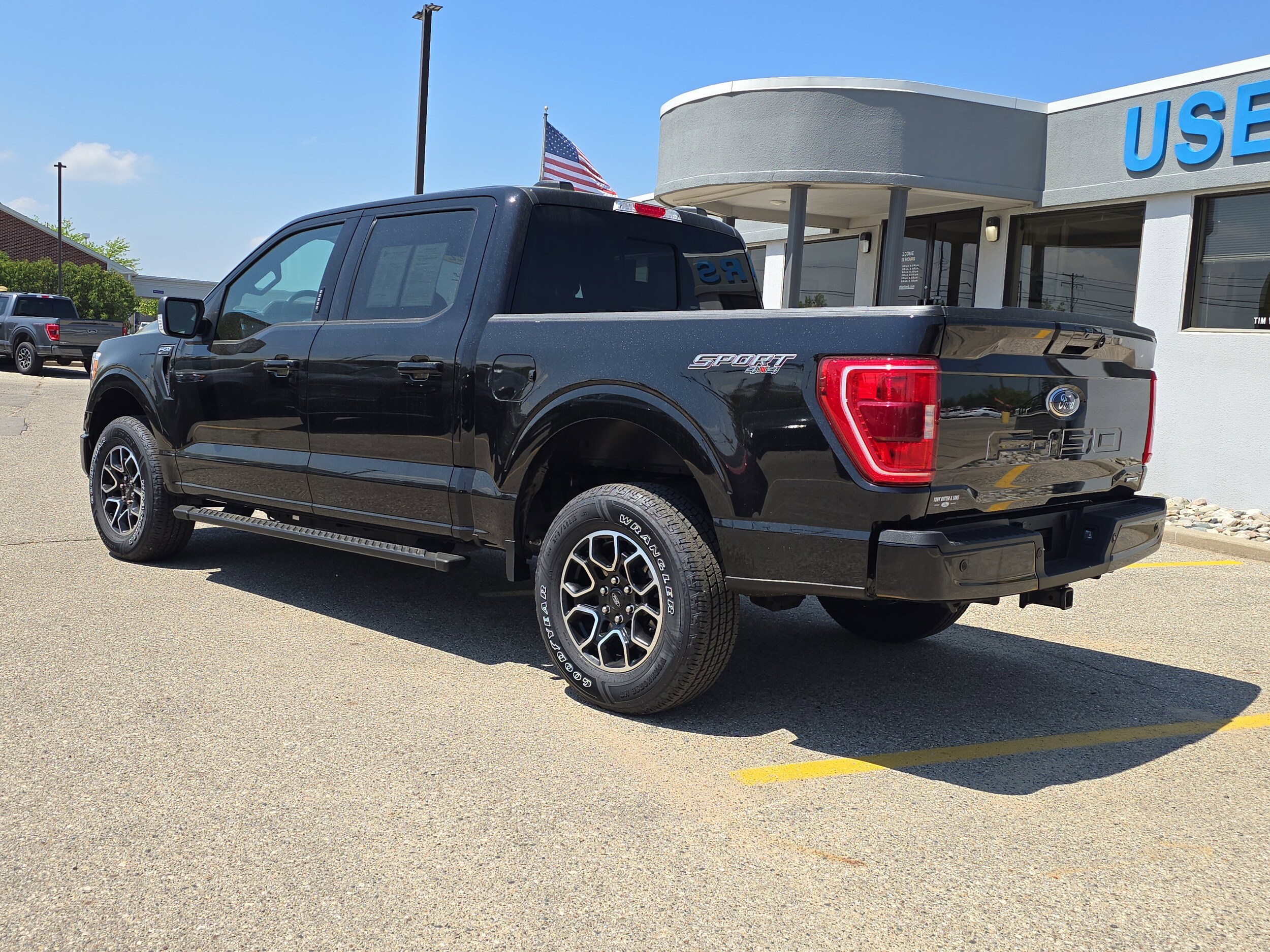 2022 Ford F-150 XLT photo 3