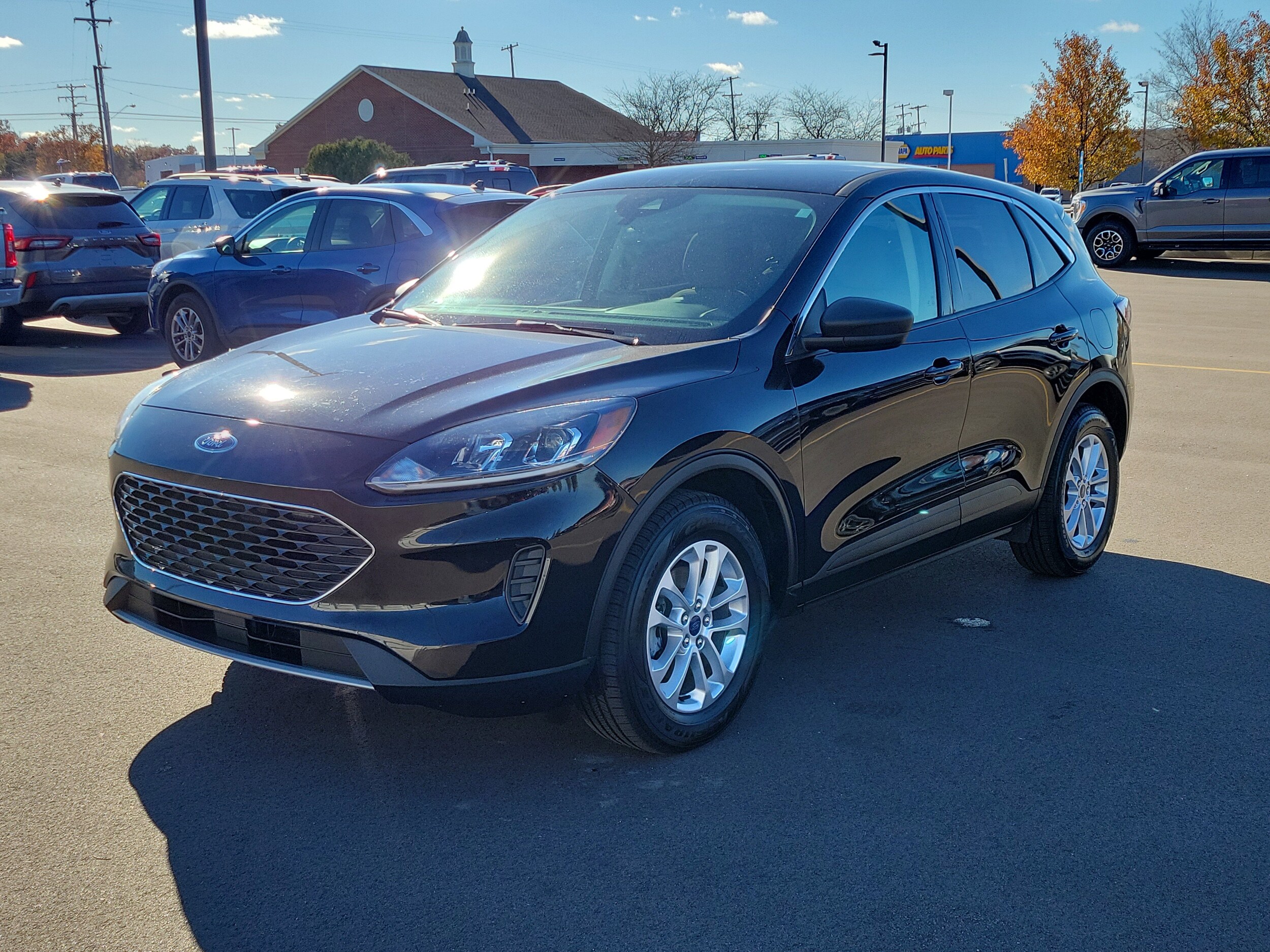 2022 Ford Escape SE photo 2