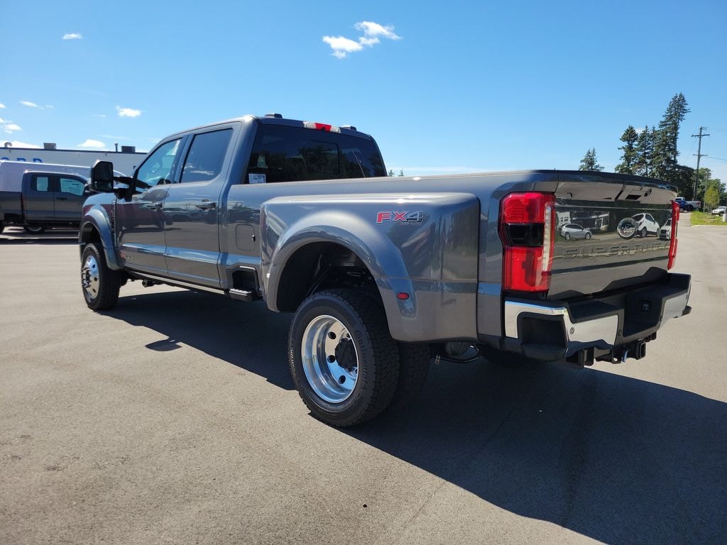 New 2026 Ford F-450 F-450® Lariat® Truck Crew Cab