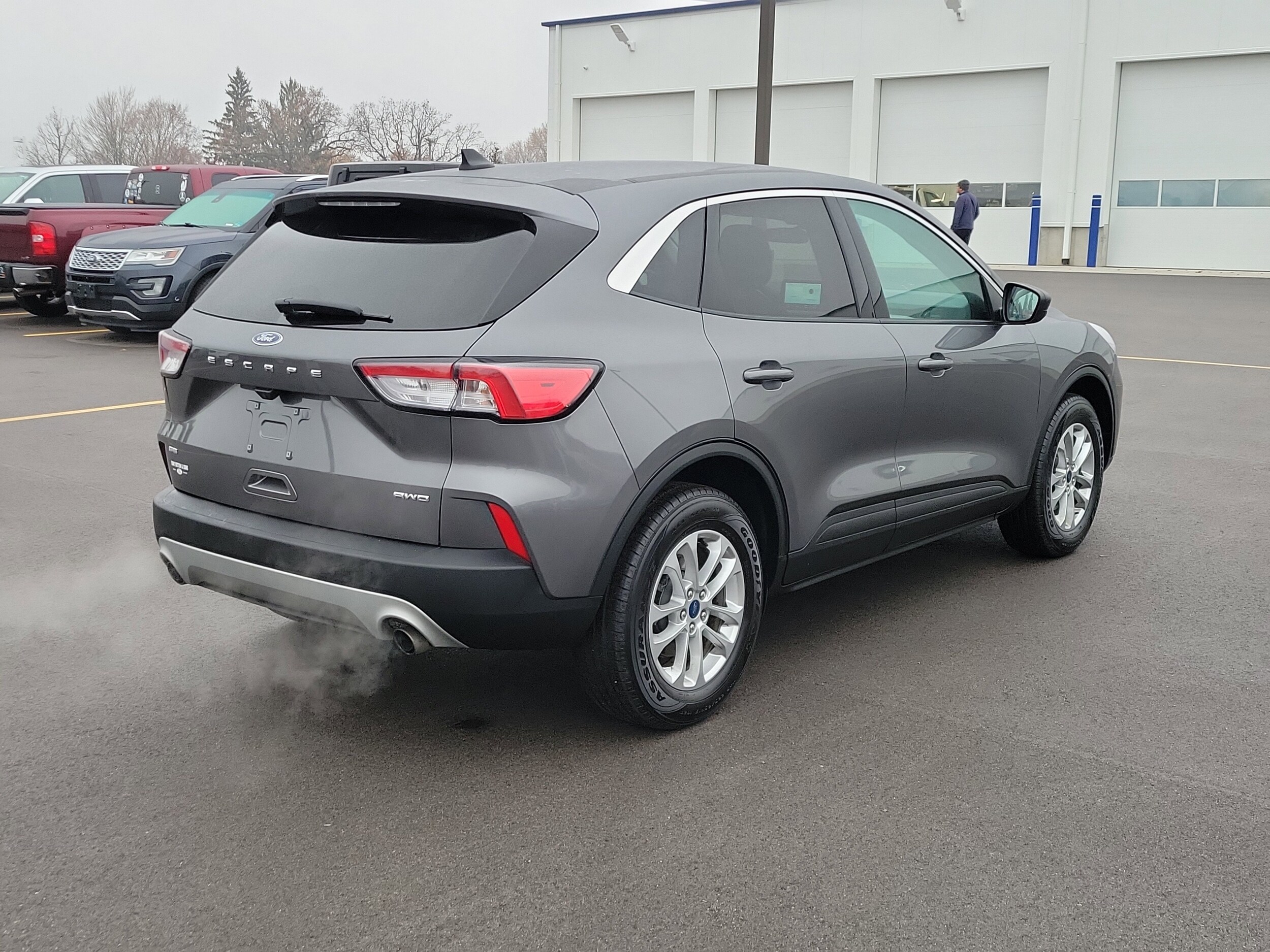 2022 Ford Escape SE photo 3