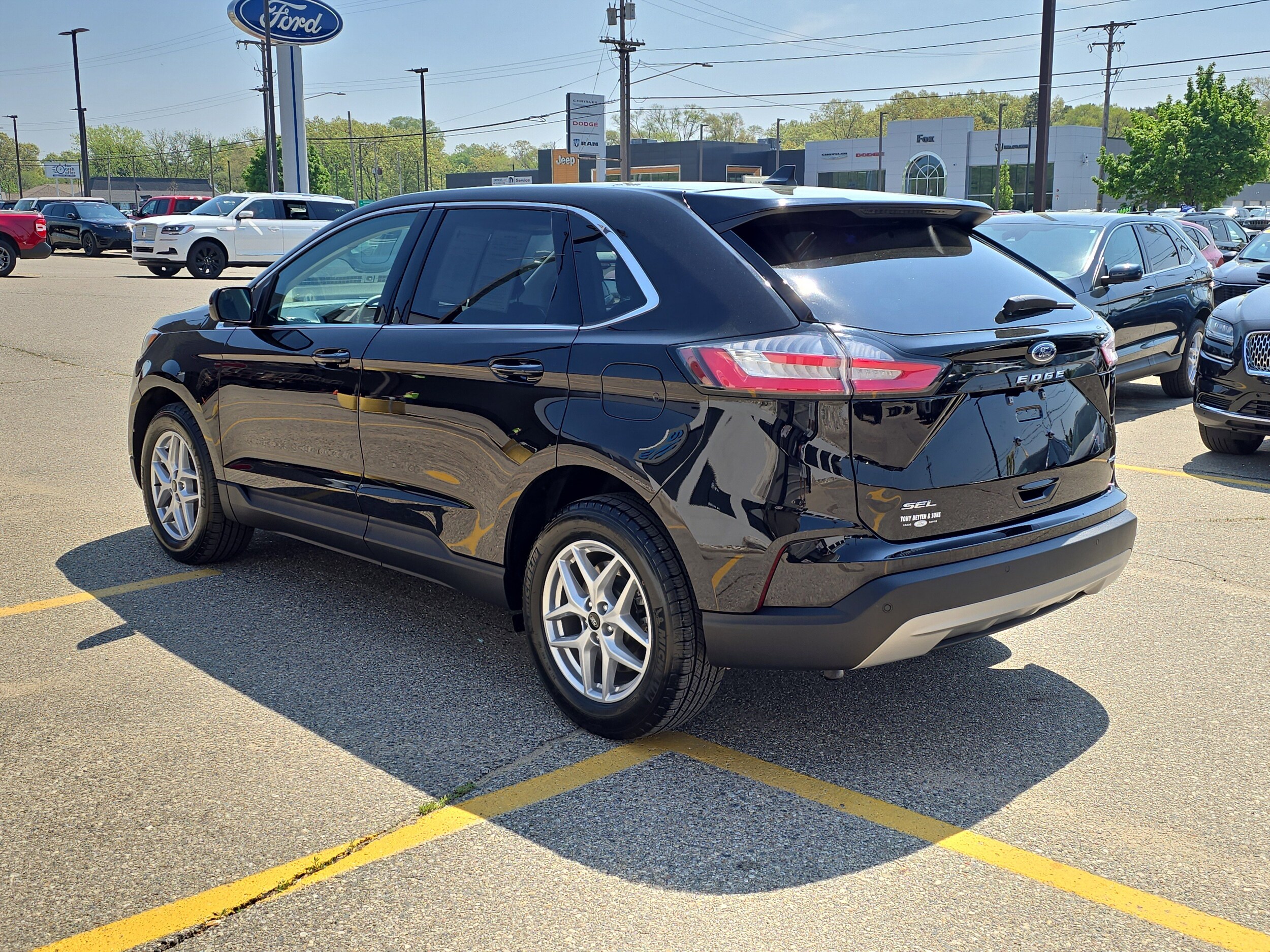 2023 Ford Edge SEL photo 3