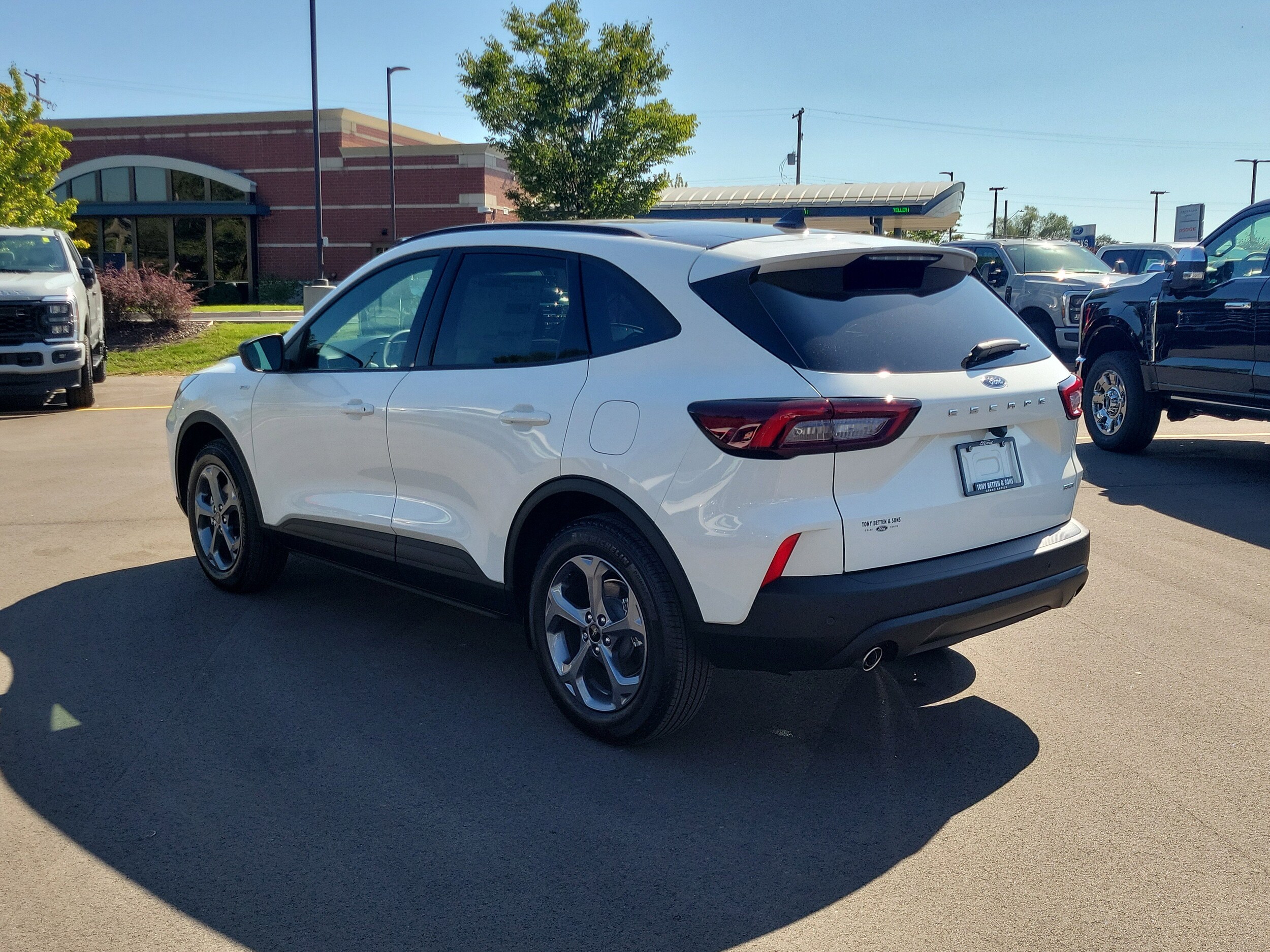 2025 Ford Escape ST-Line photo 3