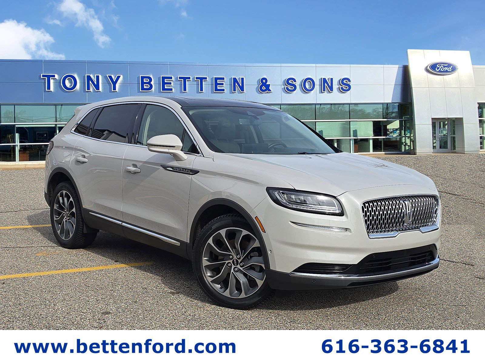 2022 Lincoln Nautilus Reserve AWD's photo