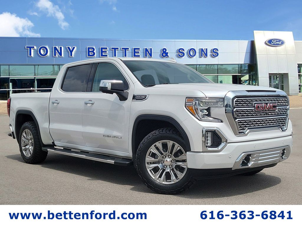 2022 GMC Sierra 4WD Crew Cab Short Box Denali's photo