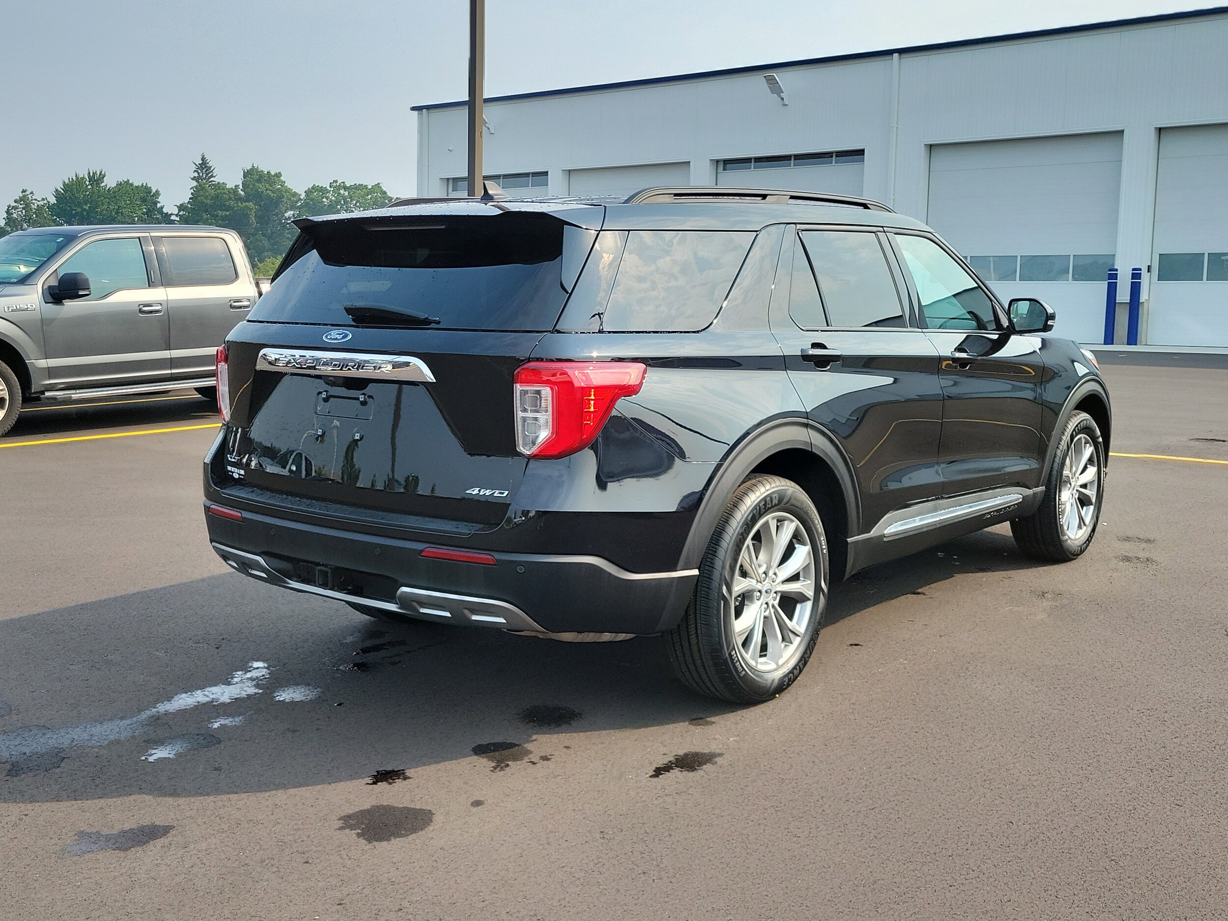 2023 Ford Explorer XLT photo 4