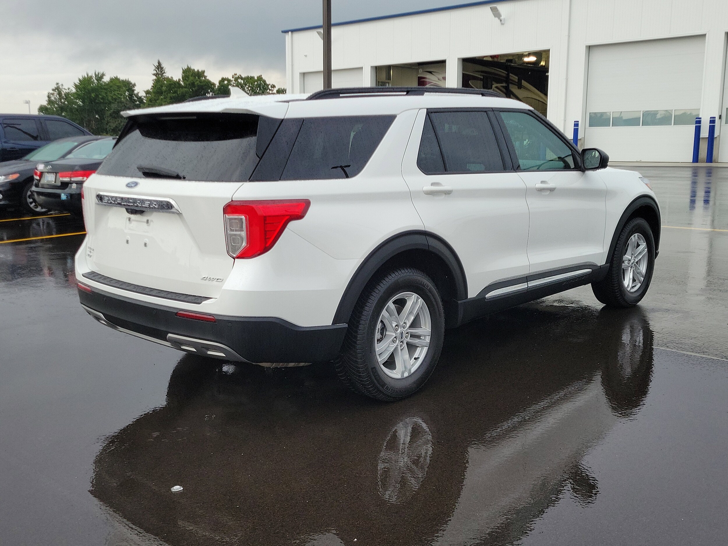 2023 Ford Explorer XLT photo 5