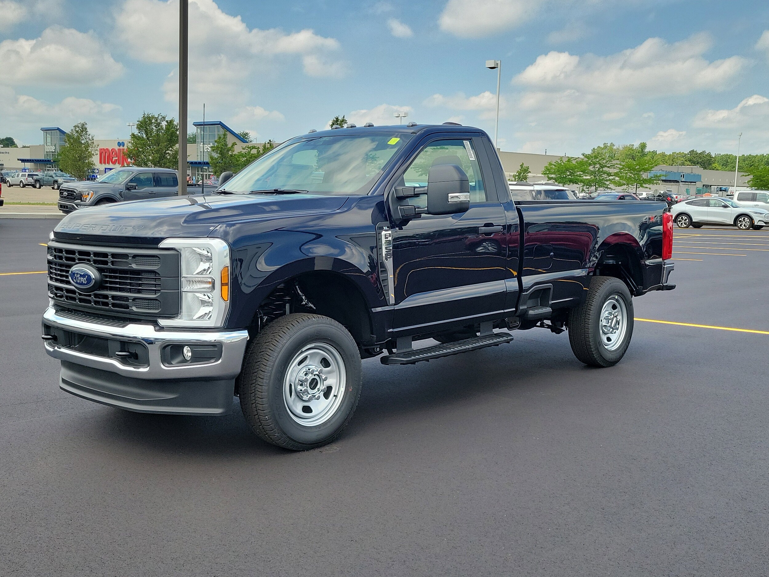 2025 Ford F-350 XL photo 2