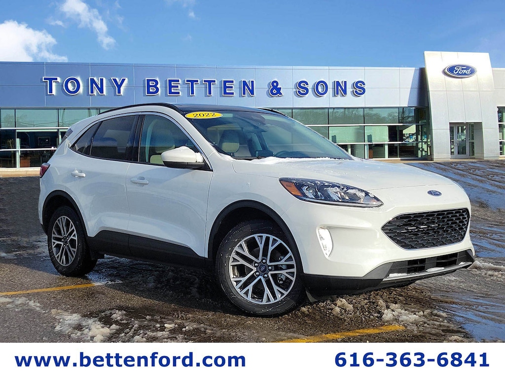 Certified 2022 Ford Escape SEL/ Nav/ Moon Roof/ Cold Weather Pkg/ AWD