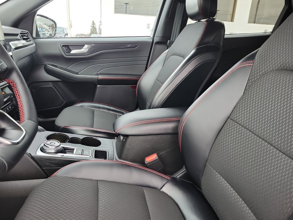 2023 Ford Escape ST-Line - Photo 19