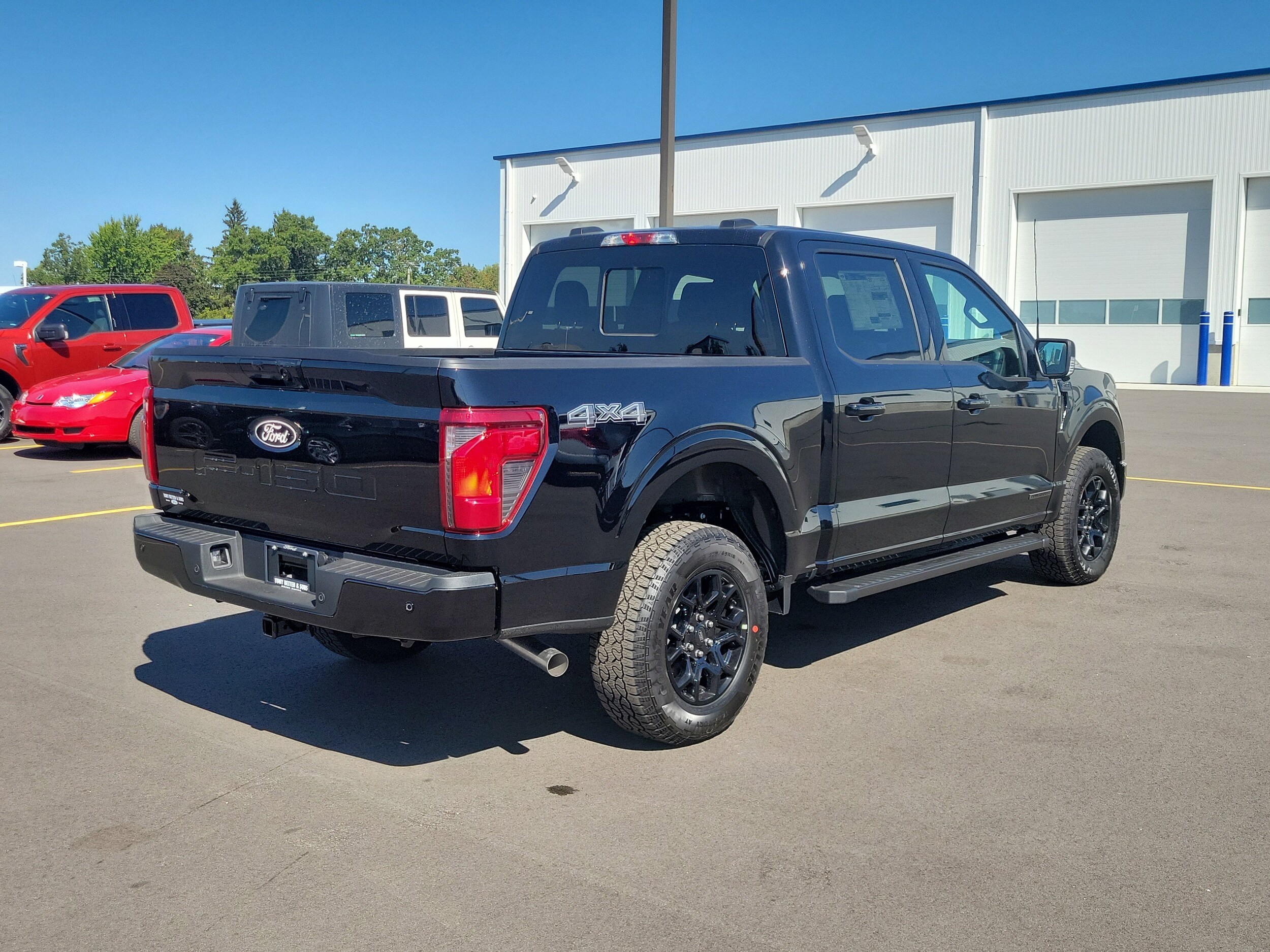 2025 Ford F-150 XLT photo 3