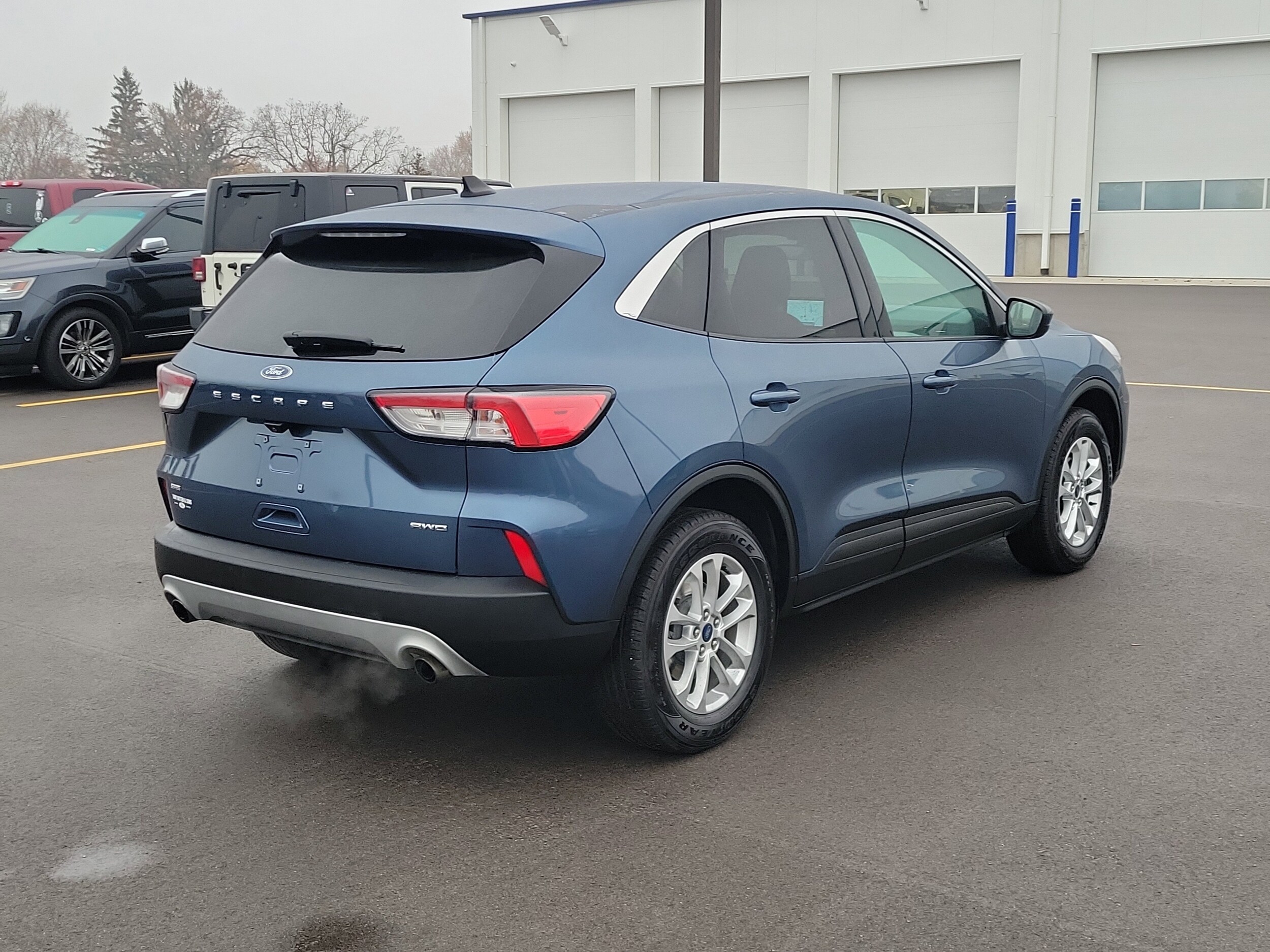 2020 Ford Escape SE photo 4