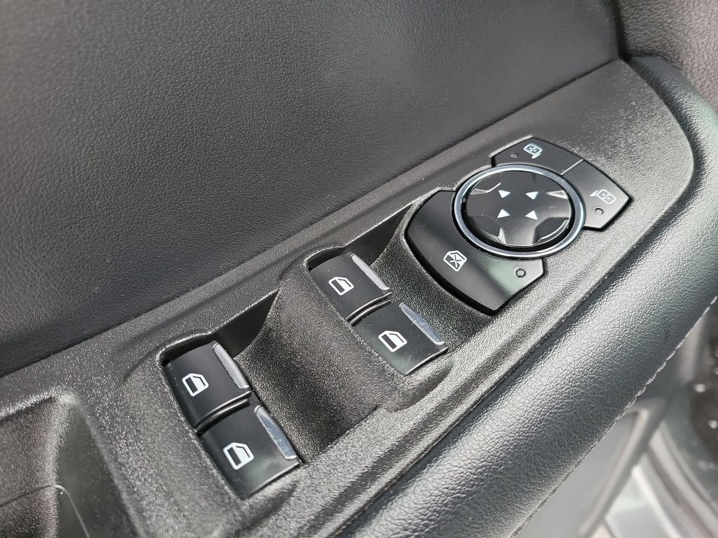 2024 Ford Edge SEL - Photo 18