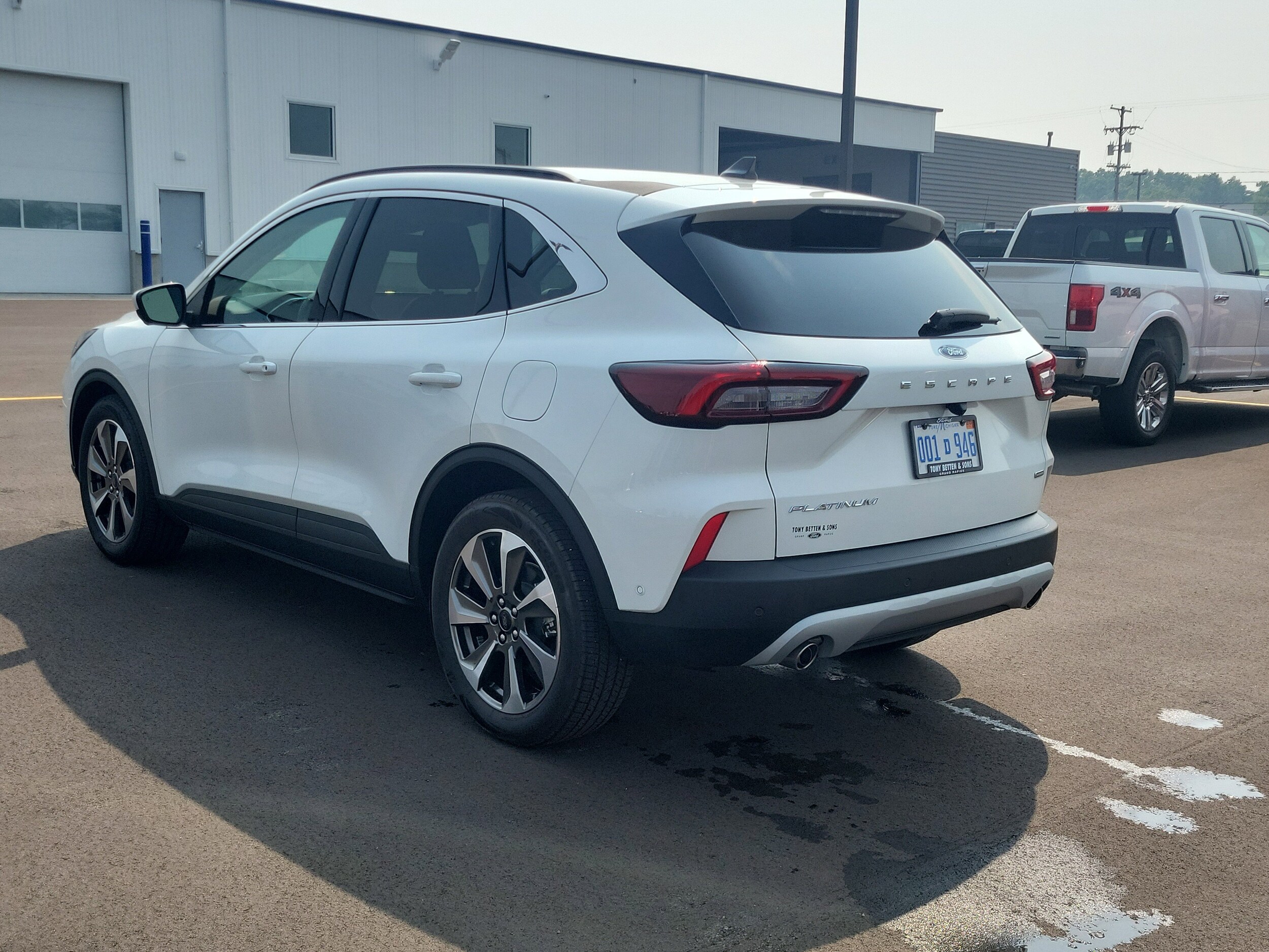 2023 Ford Escape Platinum photo 4