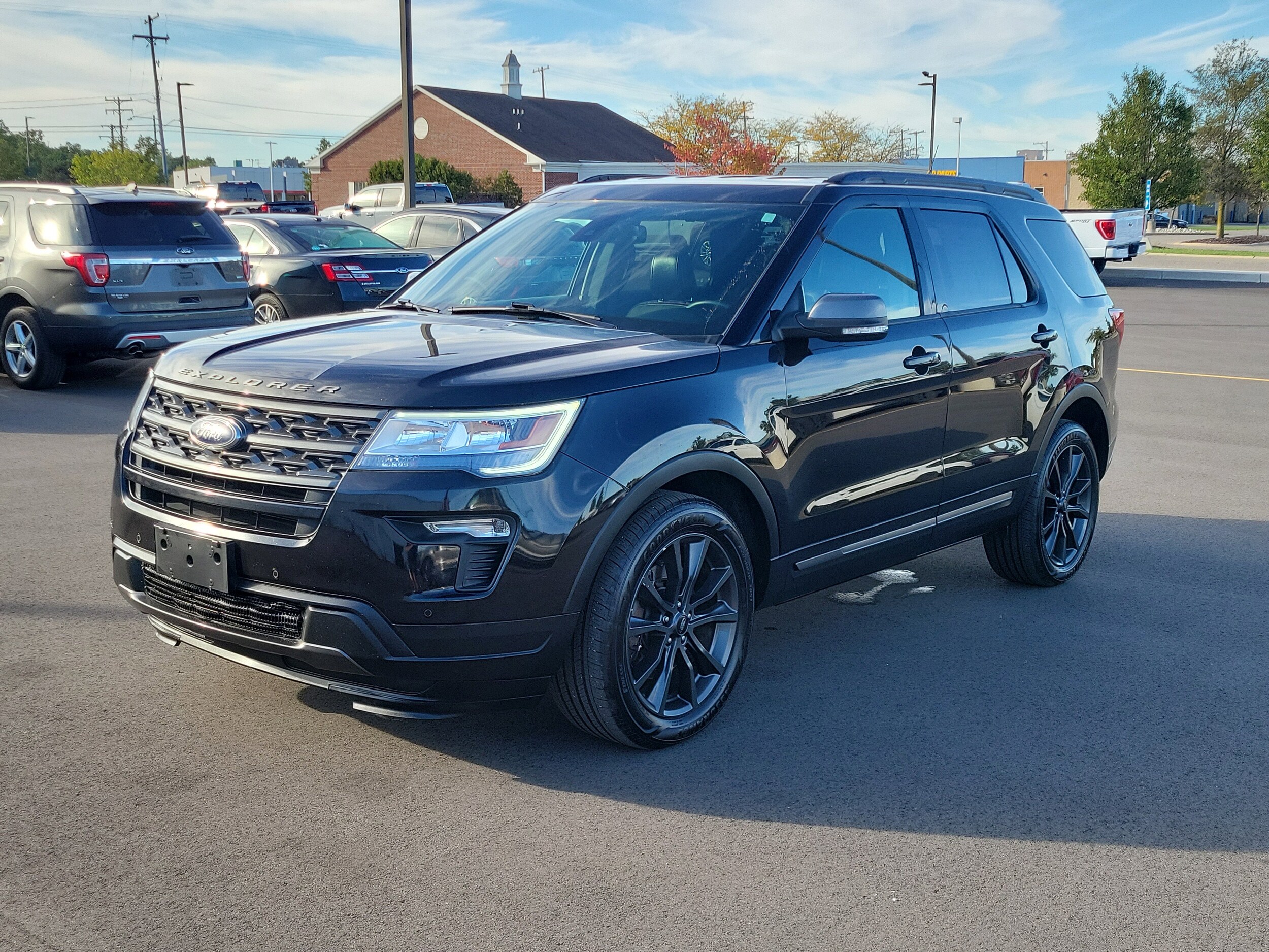 2019 Ford Explorer XLT photo 2