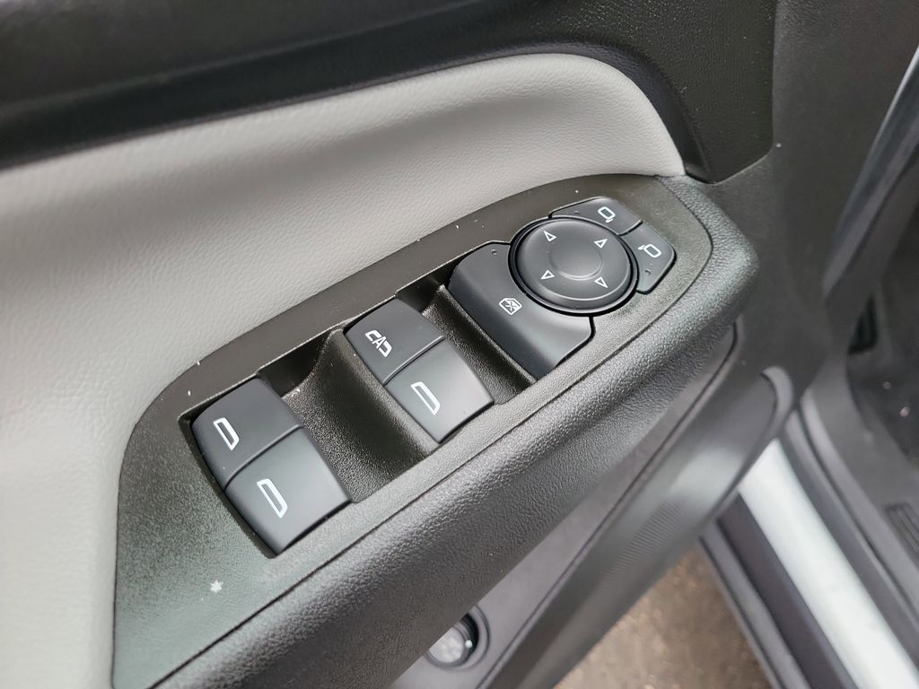 2022 Chevrolet Equinox LT - Photo 17