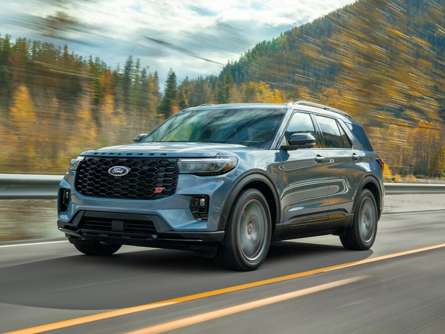 2025-Ford-Explorer-ST-SUV-L04-884x663.jpg