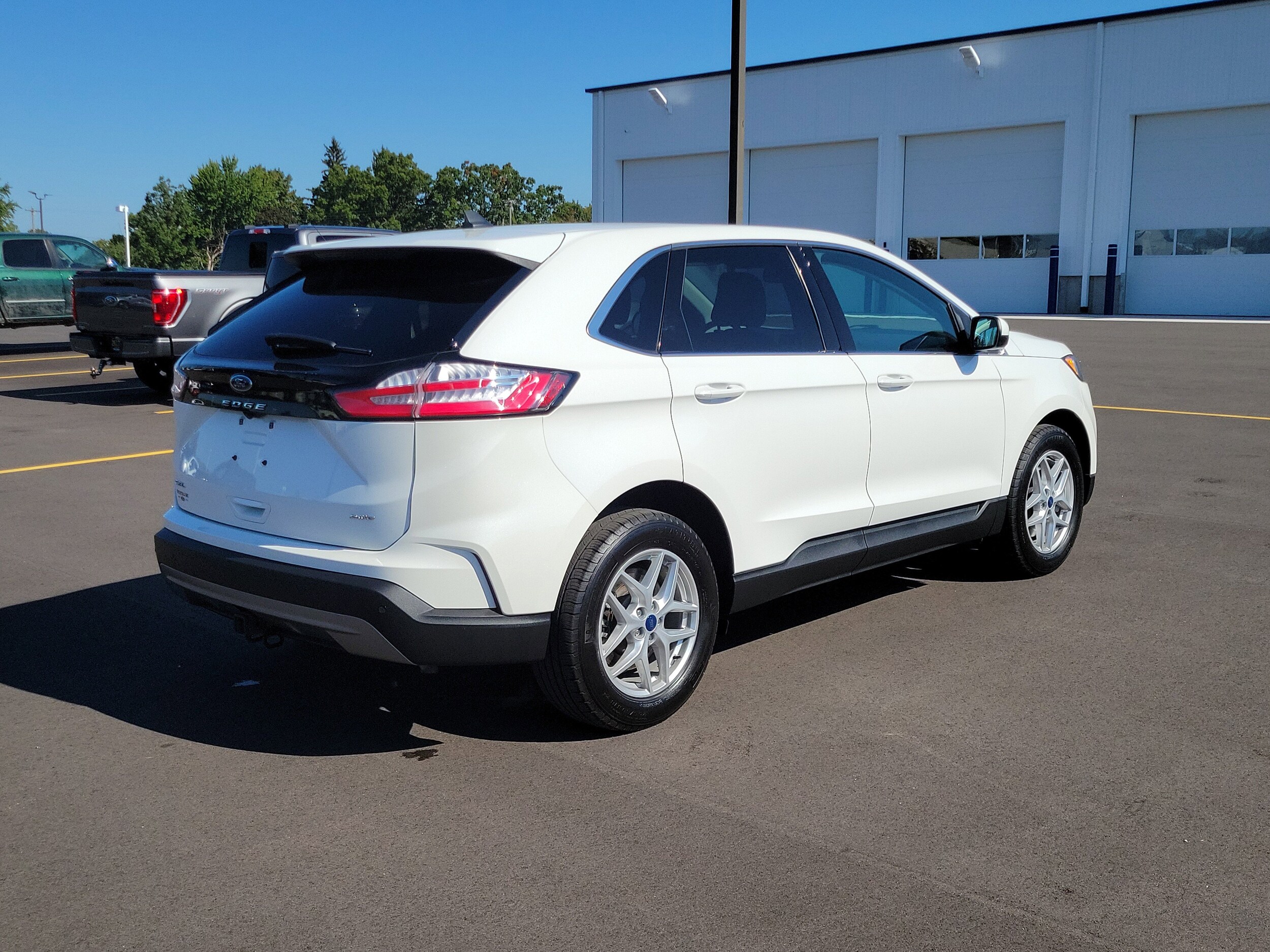 2022 Ford Edge SEL photo 4