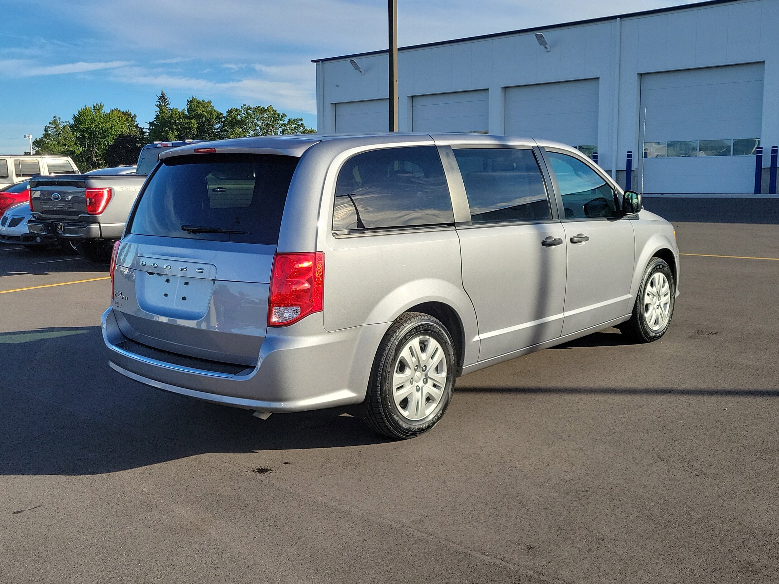 2020 Dodge Grand Caravan SE photo 3