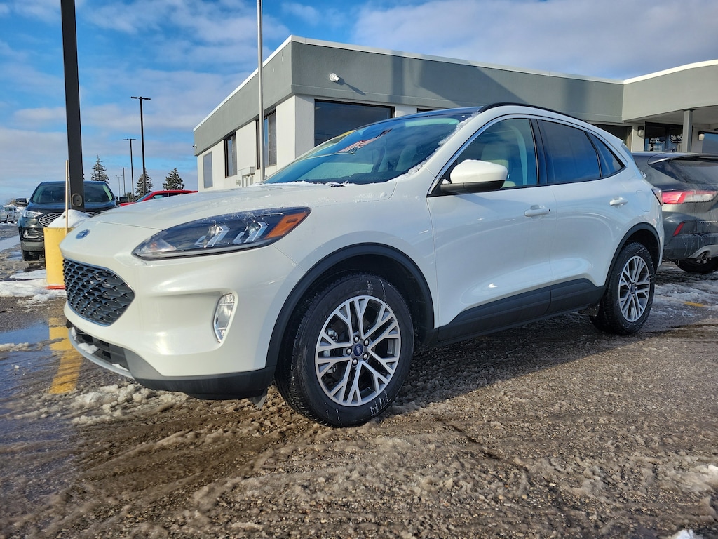 Certified 2022 Ford Escape SEL/ Nav/ Moon Roof/ Cold Weather Pkg/ AWD