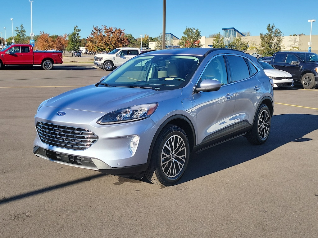 Certified 2022 Ford Escape Titanium Plug-In Hybrid/ Nav/ Remote Start/ Heated FWD