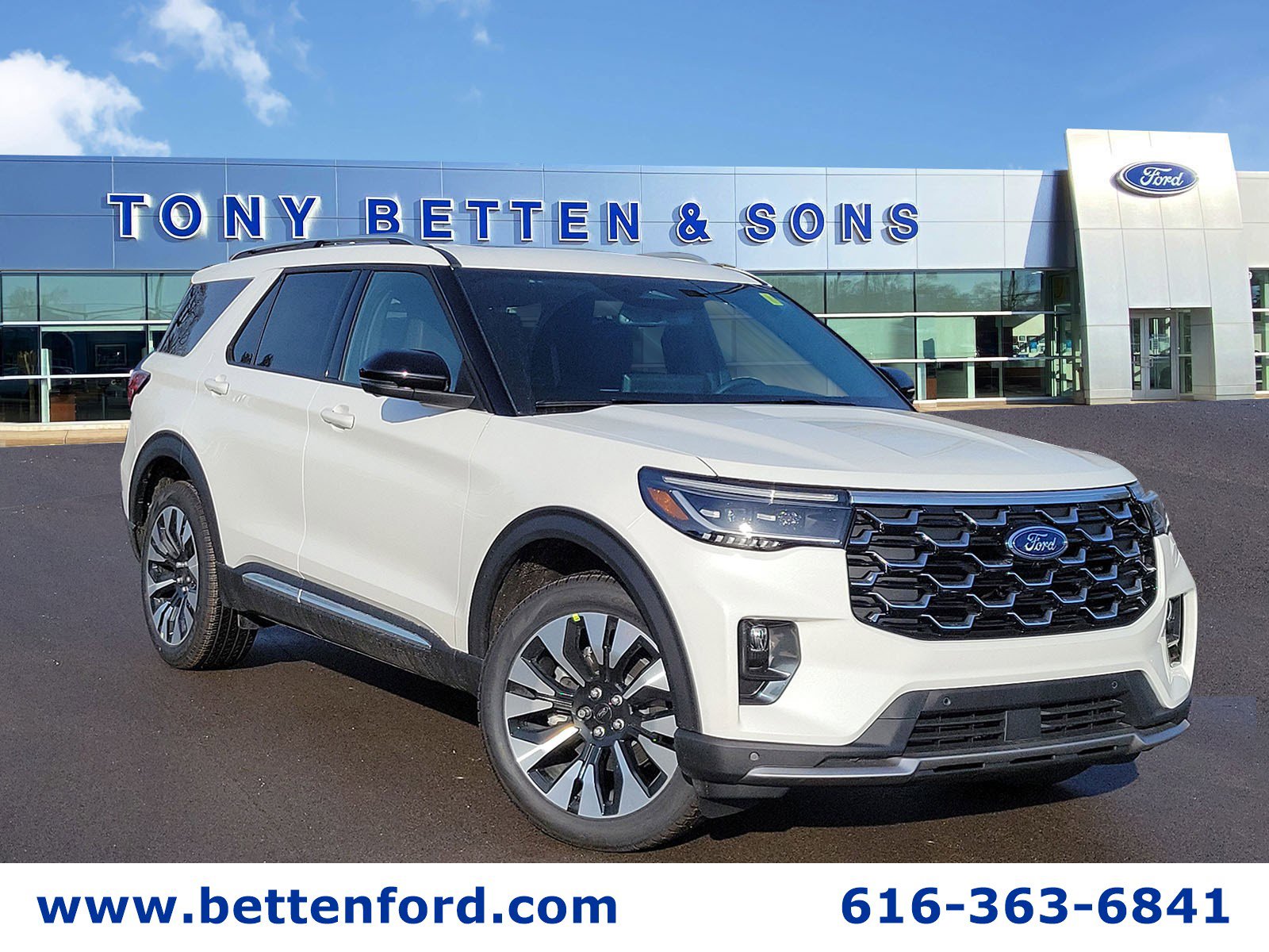 2026 Ford Explorer Platinum's photo