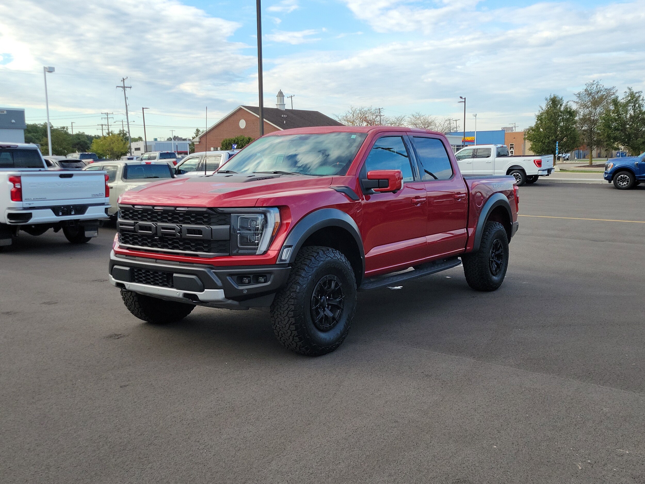 2023 Ford F-150 Raptor photo 2