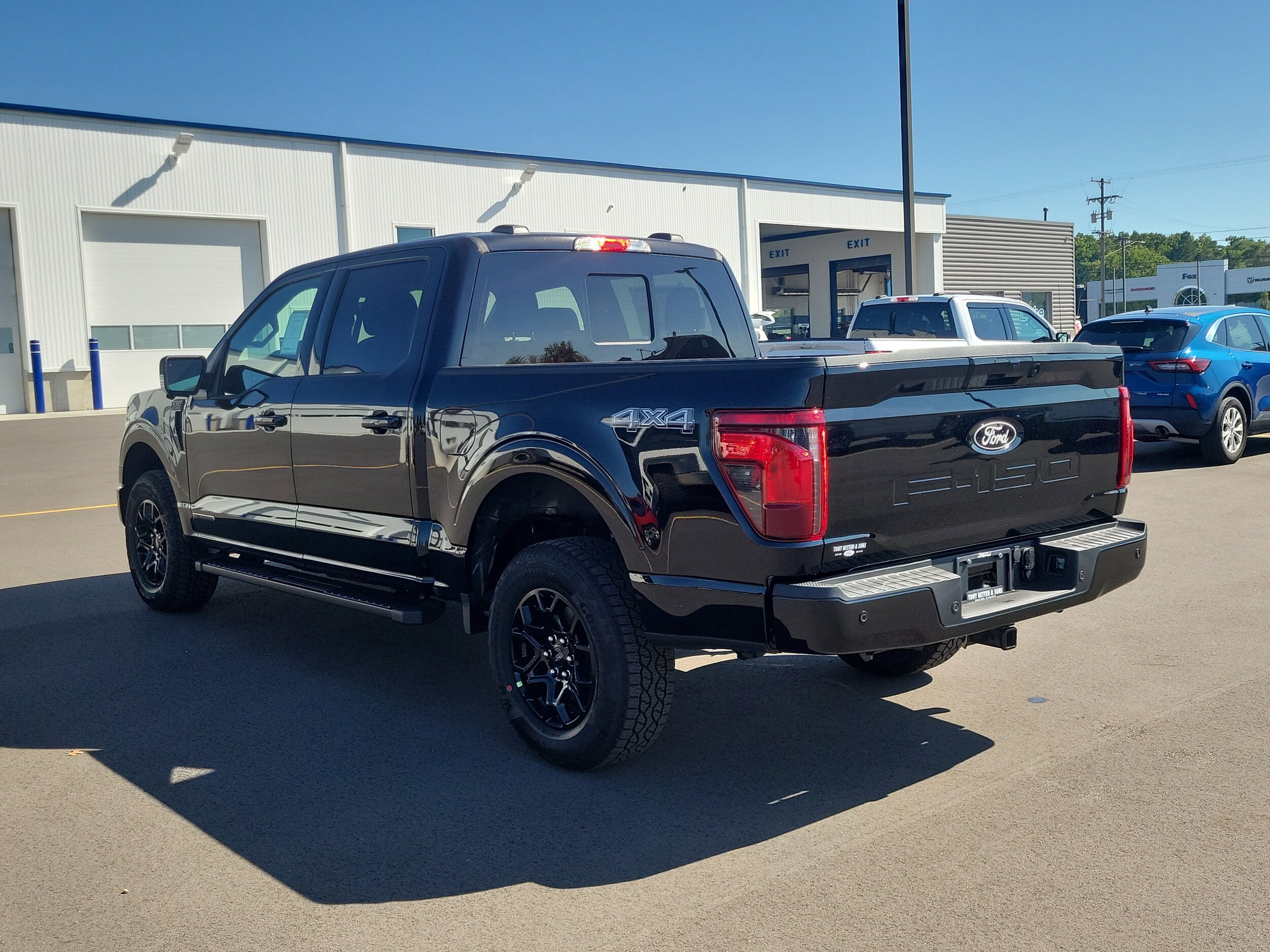2025 Ford F-150 XLT photo 2