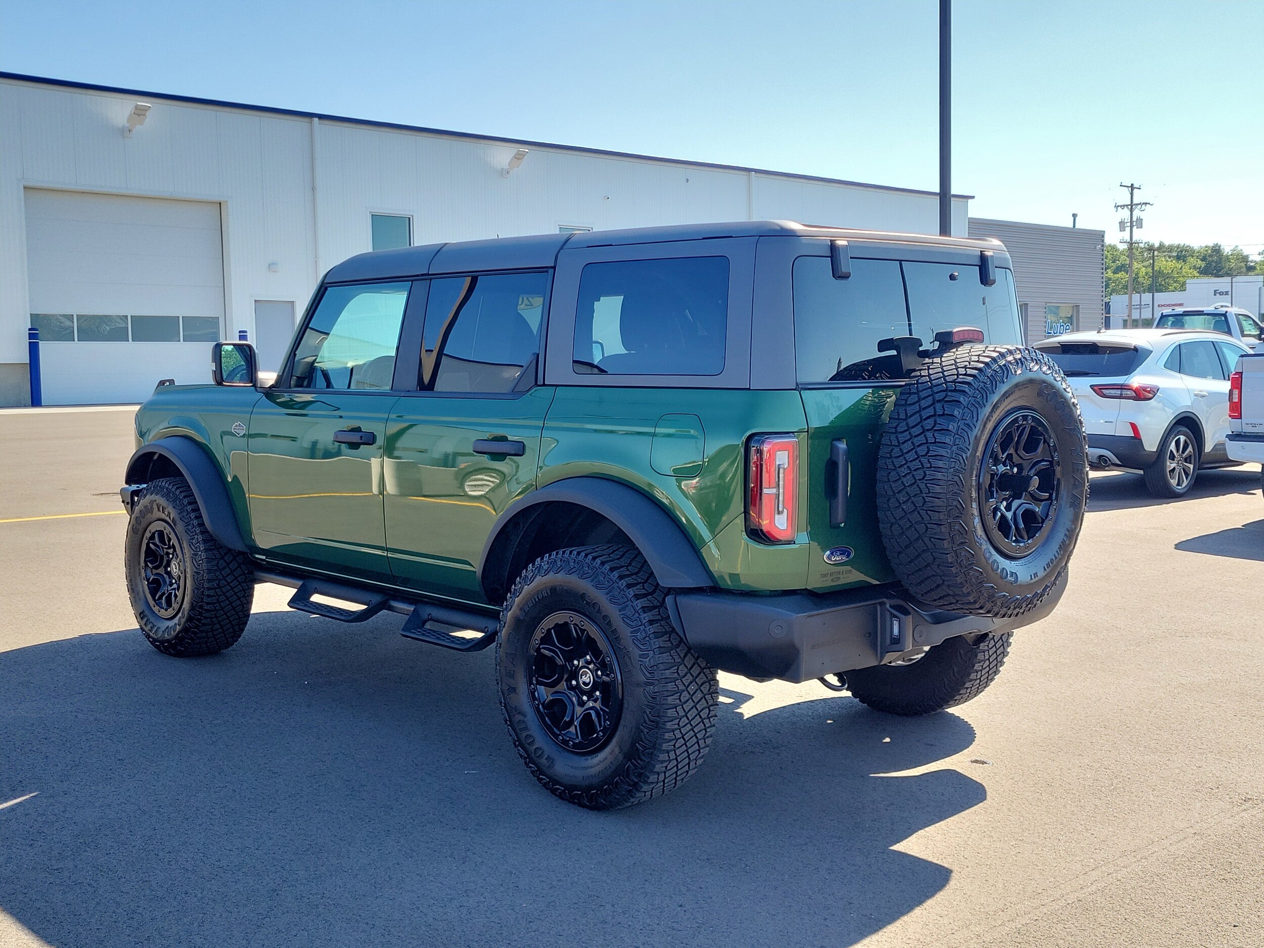 2024 Ford Bronco Wildtrak photo 2