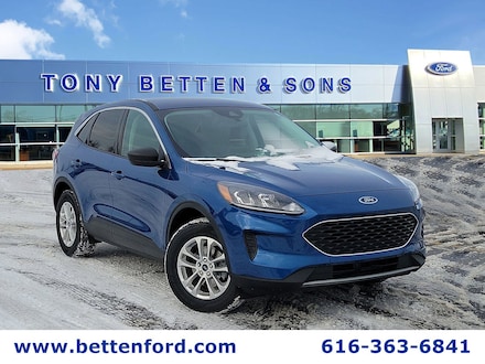 2022 Ford Escape SE/ Cold Weather/ Power Liftgate/ Power Seat/ AWD