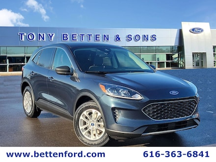 2022 Ford Escape SE/ Cold Weather/ Power Liftgate/ Power Seat/ AWD