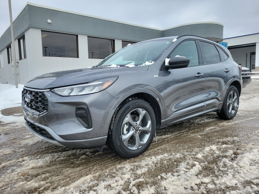 Used 2023 Ford Escape ST-Line, Tech#1 Pkg/ Nav/ Cold Weather/ 18s/ AWD