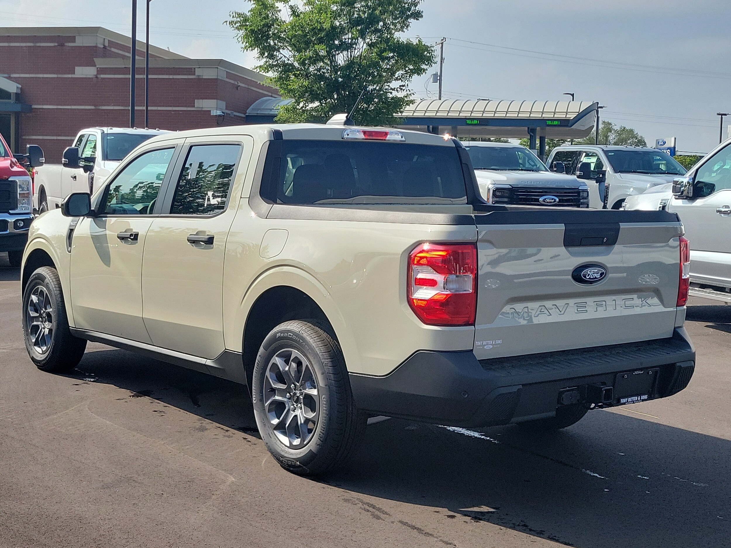 2025 Ford Maverick XLT photo 3