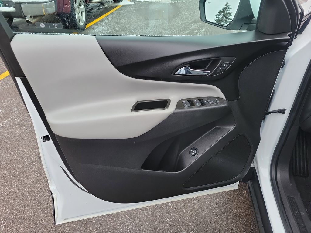 2022 Chevrolet Equinox LT - Photo 16