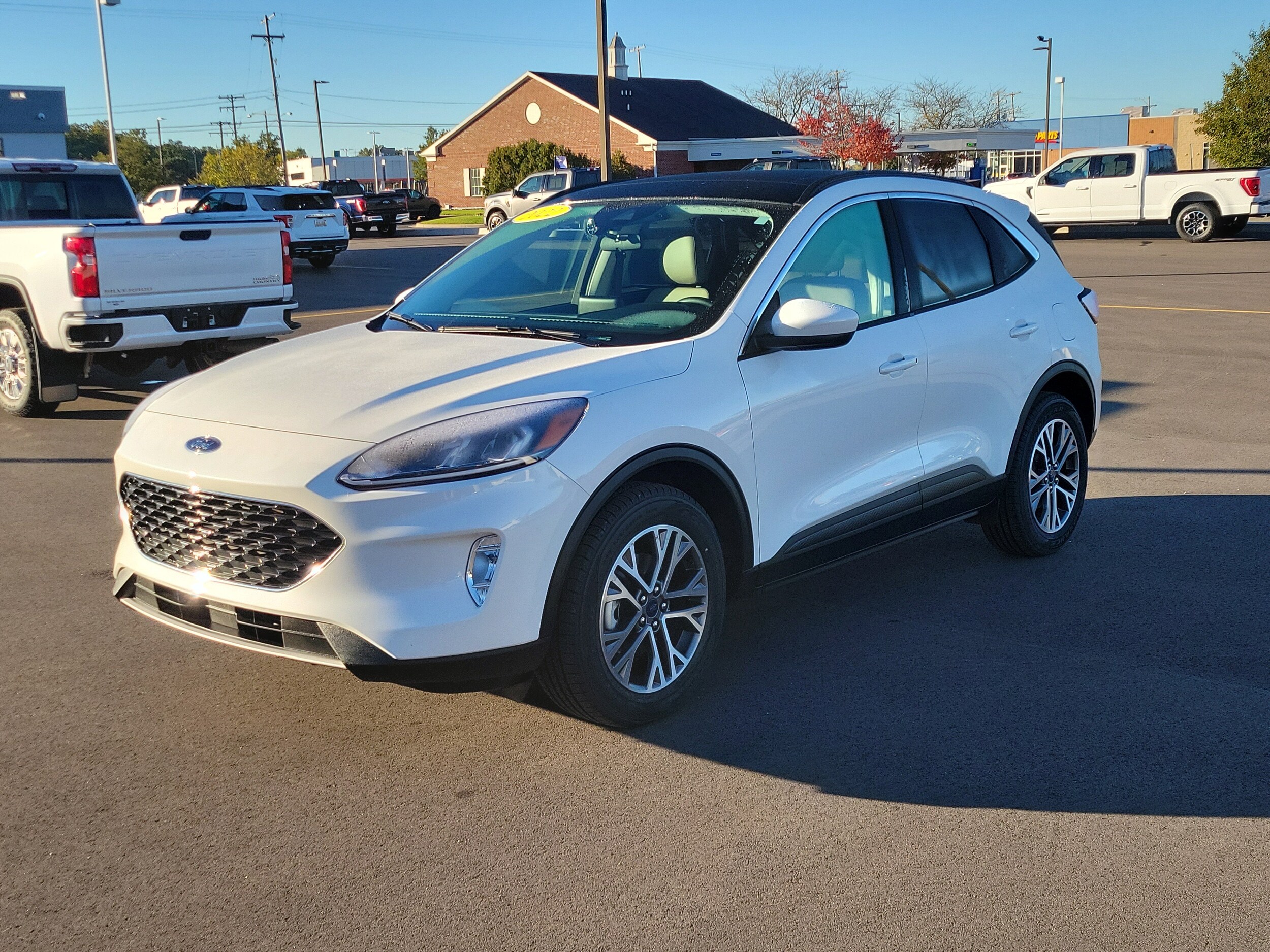 2022 Ford Escape SEL photo 2