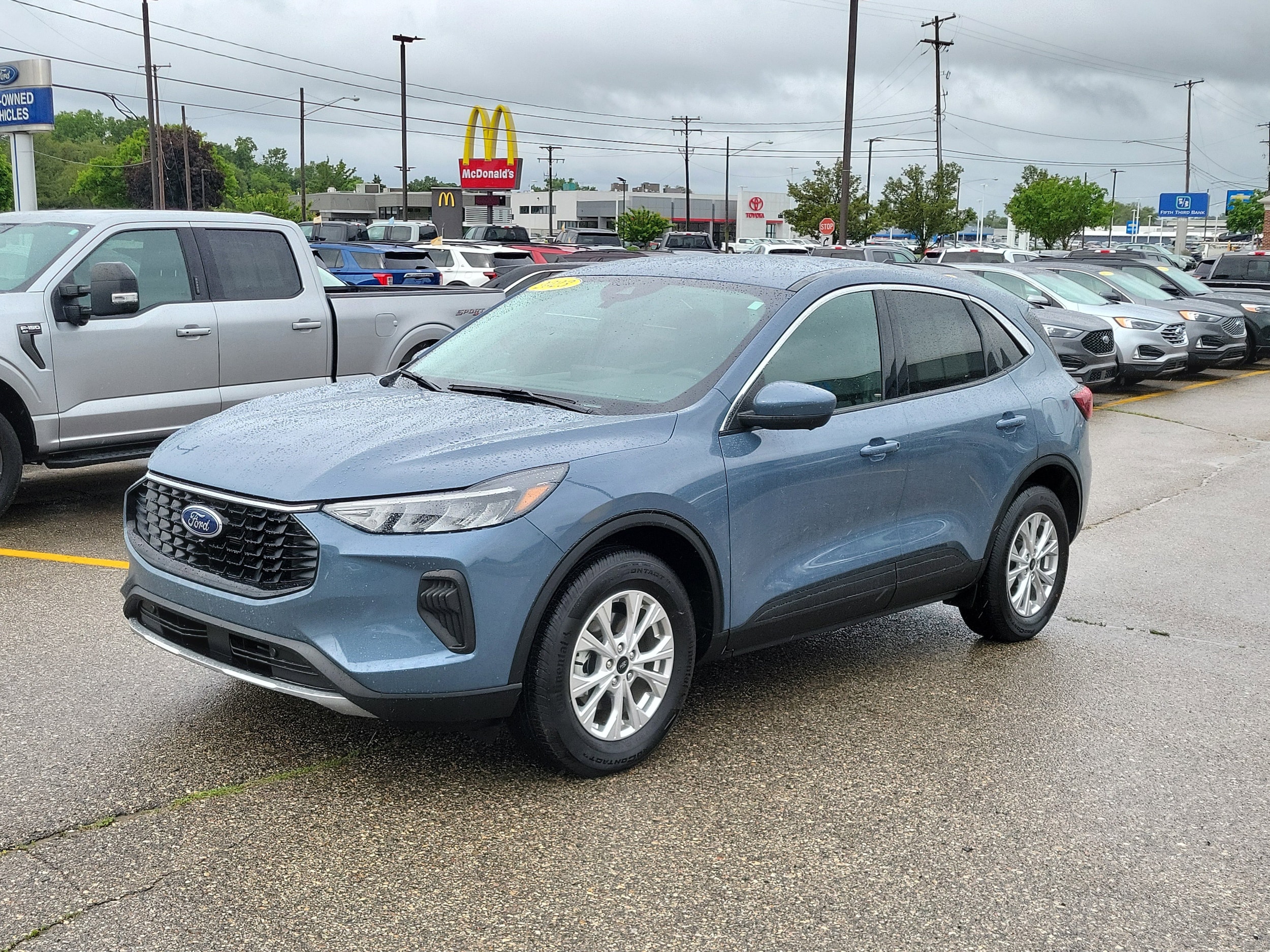 2023 Ford Escape Active photo 2