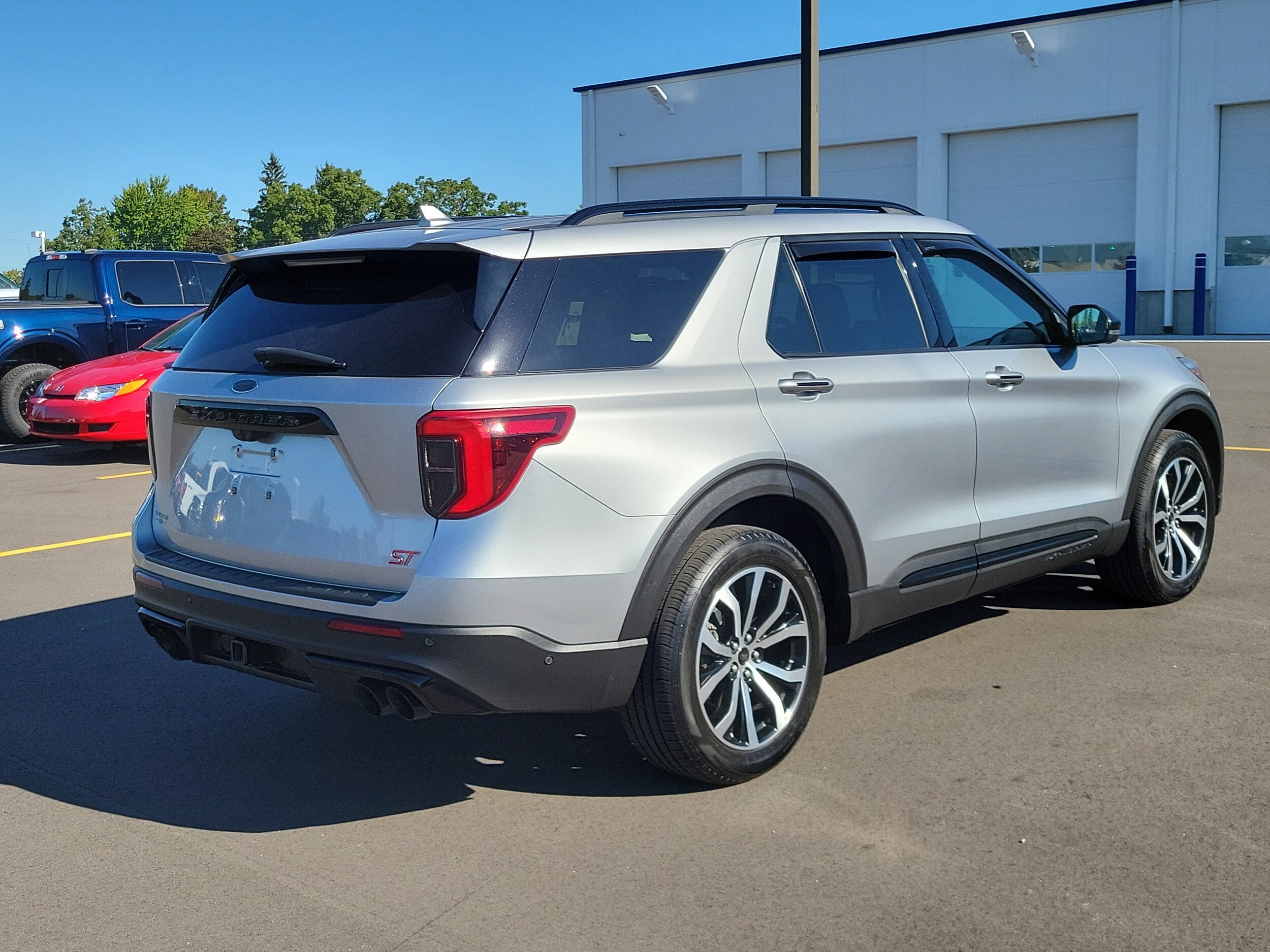 2020 Ford Explorer ST photo 4