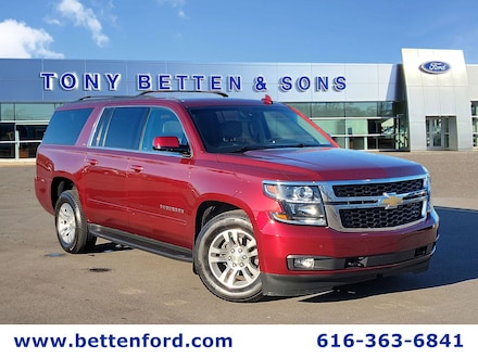 2018 Chevrolet Suburban LT/ Leather/ 5.3L V8/ Power Liftgate/ Bose Sound/ 4WD