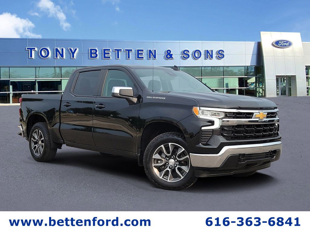 2022 Chevrolet Silverado 1500 LT 4WD photo