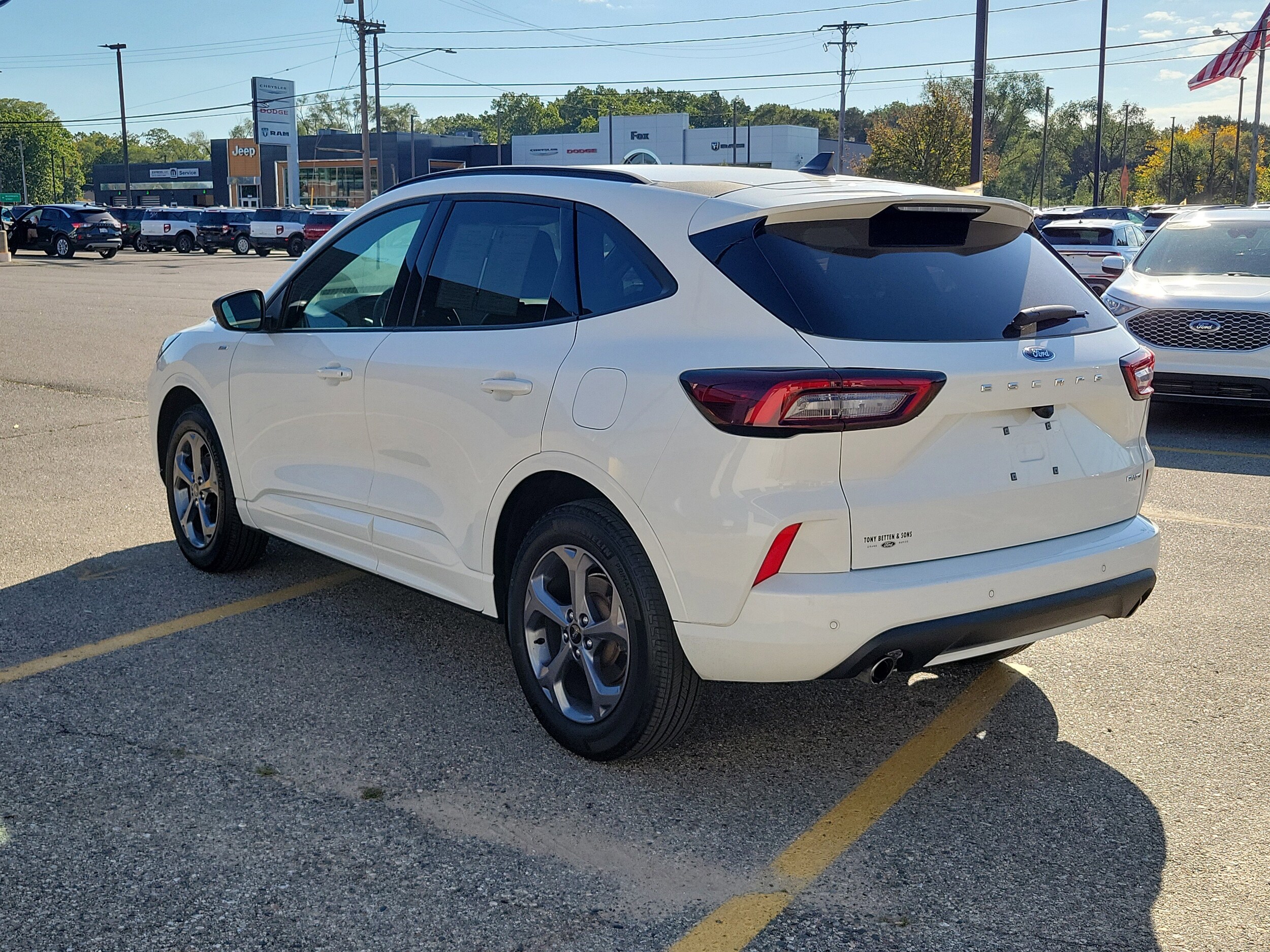 2023 Ford Escape ST-Line photo 3