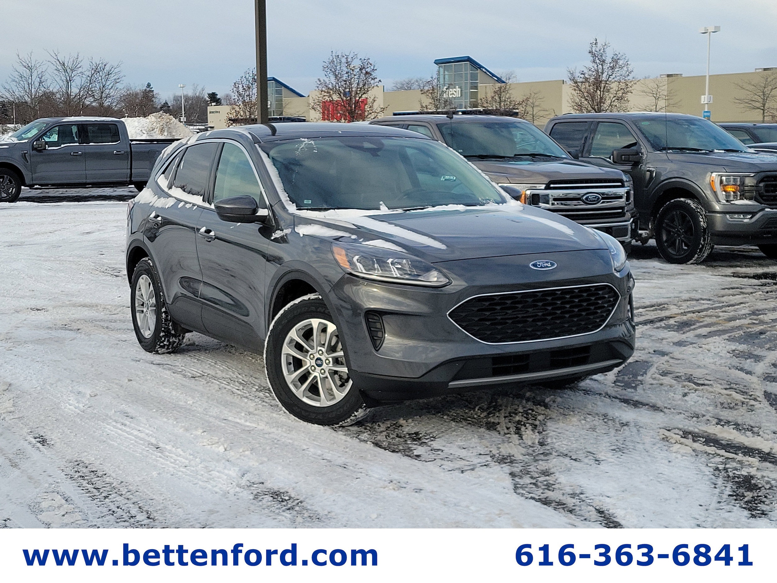 2020 Ford Escape SE's photo