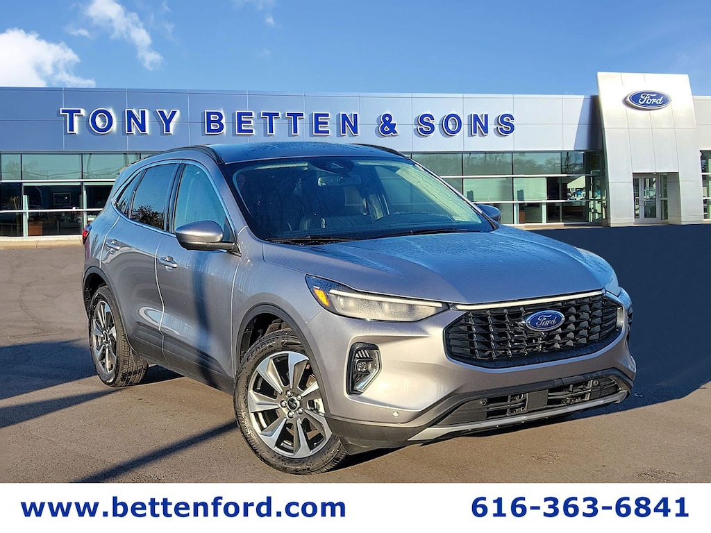 Used 2023 Ford Escape Platinum/ 2.0L/ Nav/ Power Liftgate/ 19s/ AWD